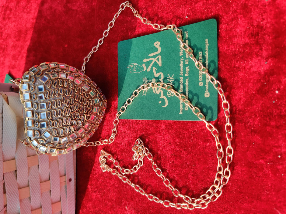 Kundun clutch