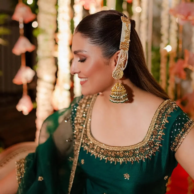 Ayeza Khan jhumkas