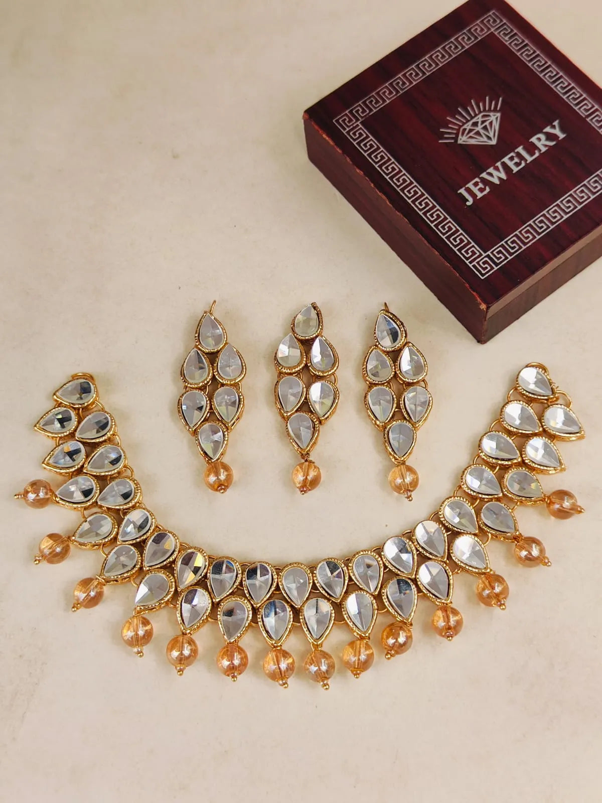 Golden Bindiya Kundan Set