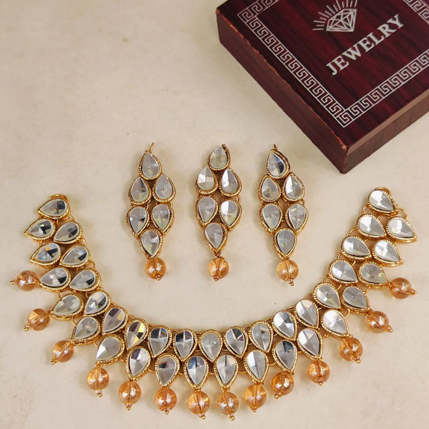 Golden Bindiya Kundan Set