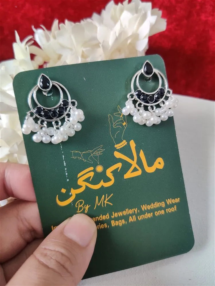 Black moti earing