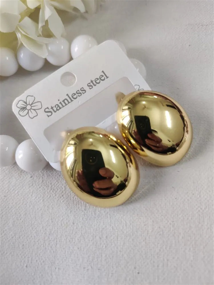Hot gold studs
