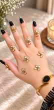 Stick On Patal Mehndi