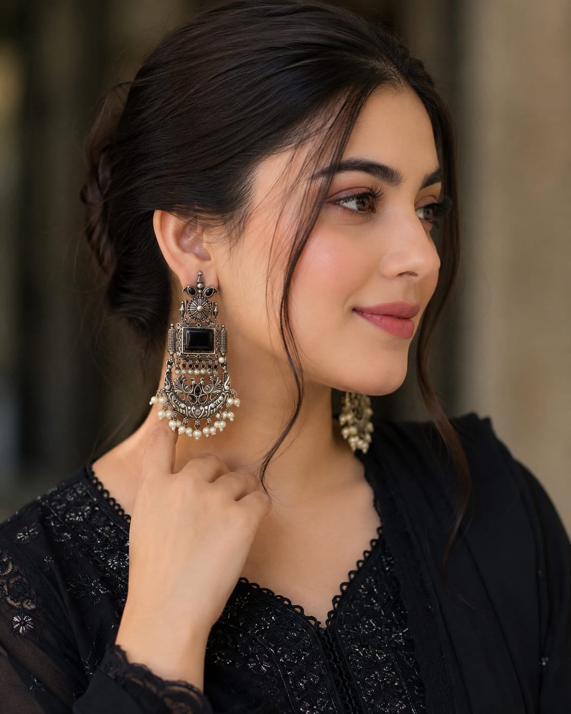 Oxidized Black Pearl Earring