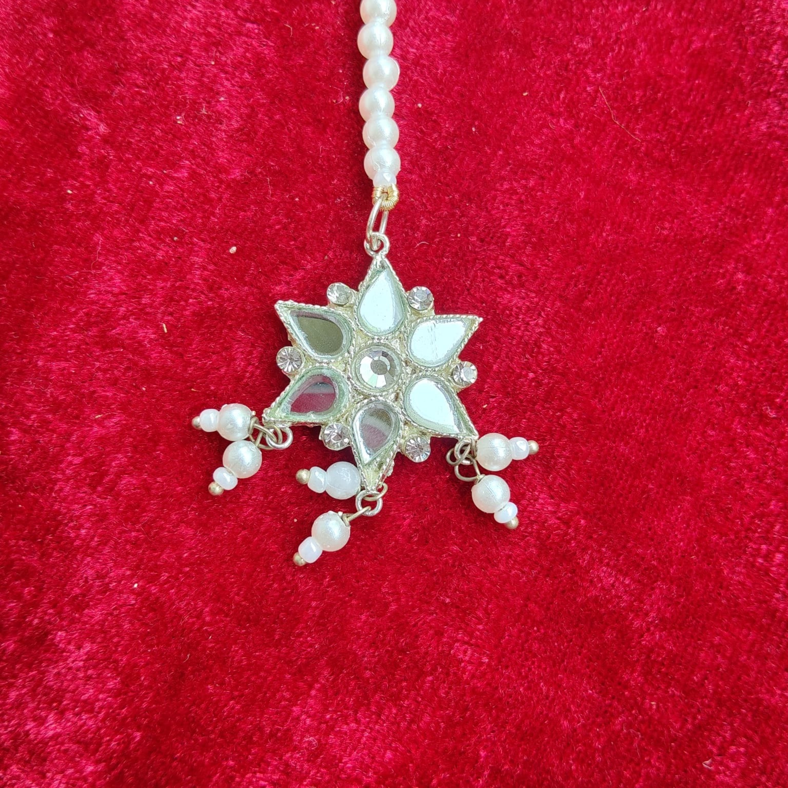 Pearl Star Bindiya