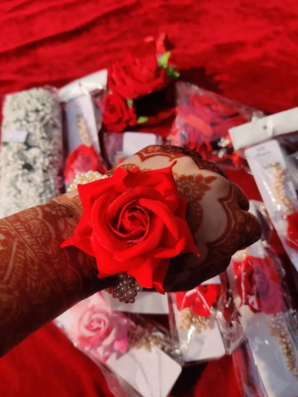 Red Rose Gajra