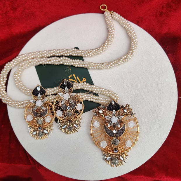Aurila set