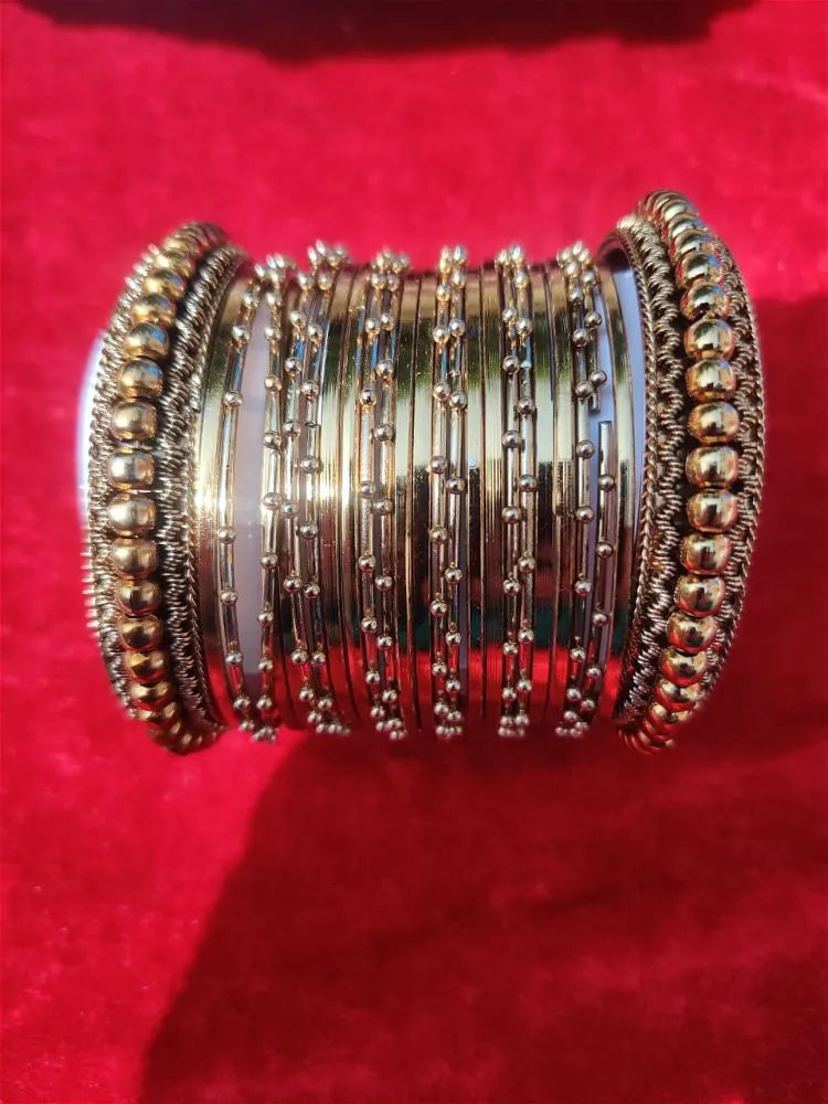 Dotted bangles set
