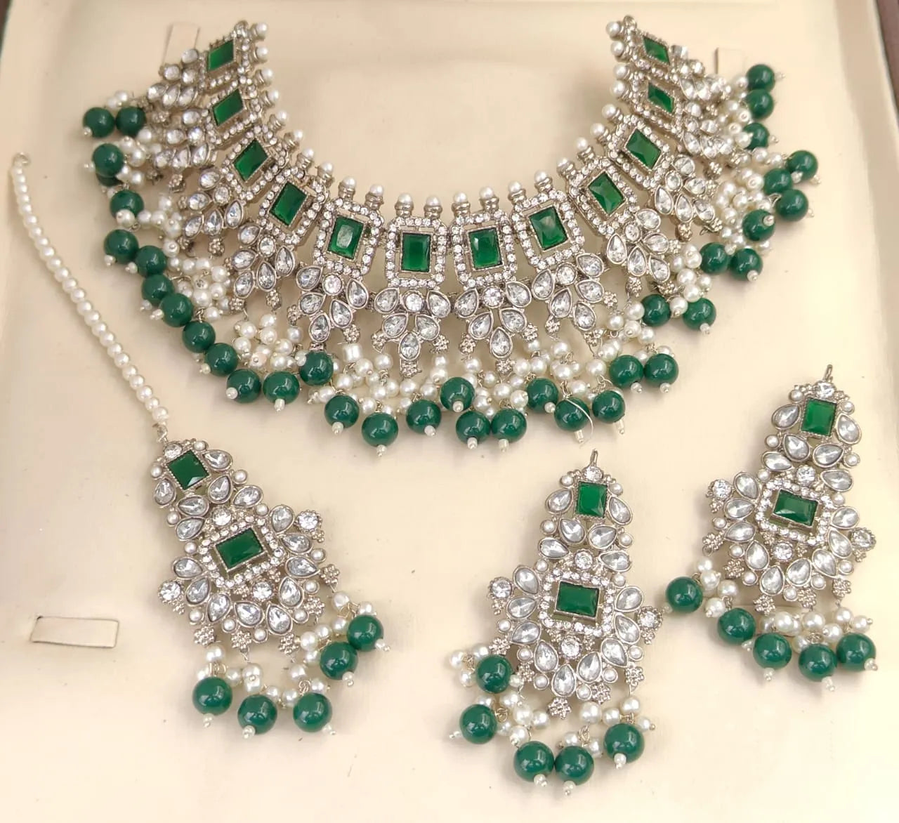 komal green set