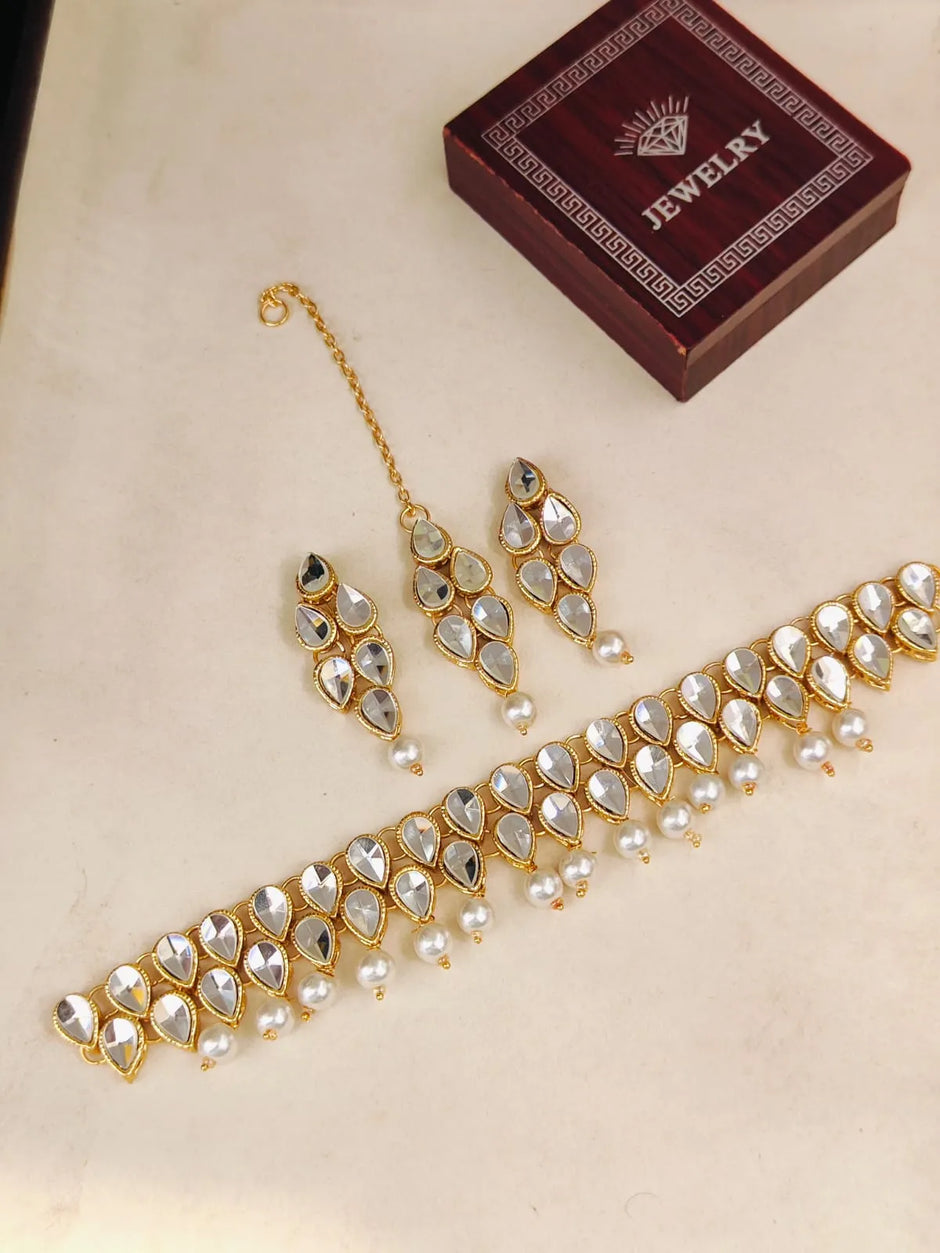 White Bindiya Kundan Set