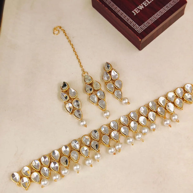 White Bindiya Kundan Set